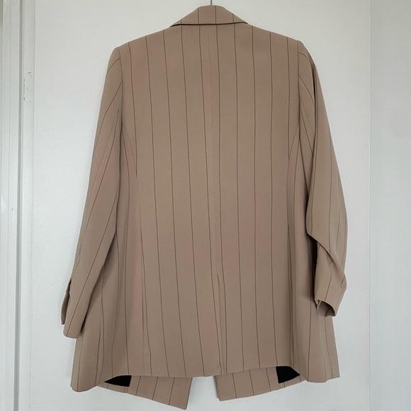 🛍️BEAUTIFUL ADDITION ELLE BLAZER ORIGINALLY $279 - Picture 4 of 6